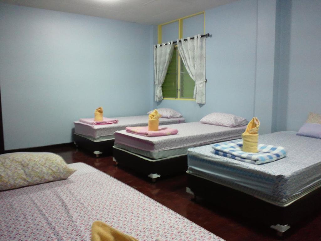 Nalin Guesthouse Chiang Mai Zimmer foto
