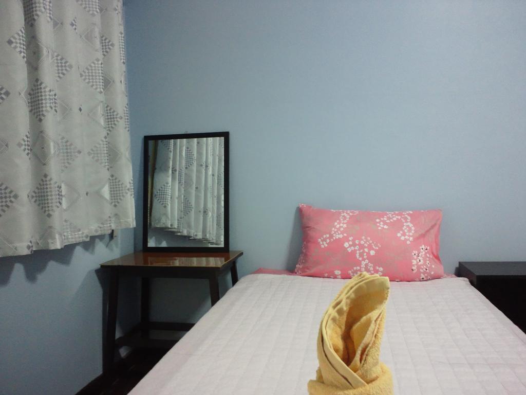 Nalin Guesthouse Chiang Mai Zimmer foto